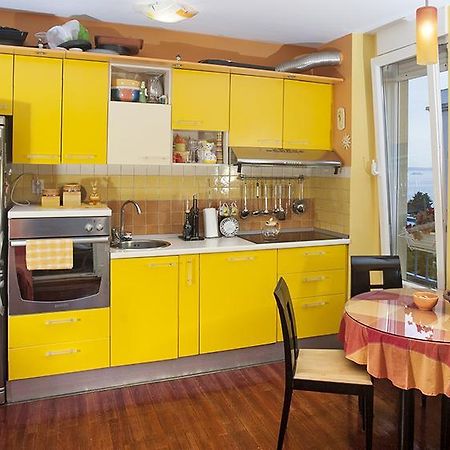 Apartment Sunny Yellow - With Balcony And Parking Place, สปลิท ห้อง รูปภาพ