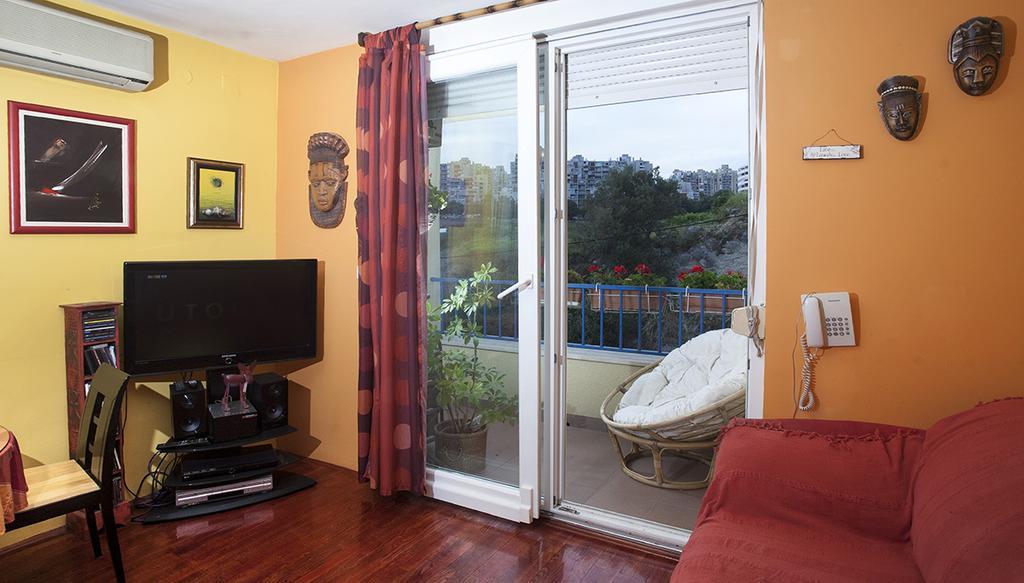 Apartment Sunny Yellow - With Balcony And Parking Place, สปลิท ห้อง รูปภาพ