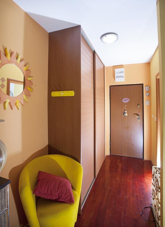 Apartment Sunny Yellow - With Balcony And Parking Place, สปลิท ห้อง รูปภาพ